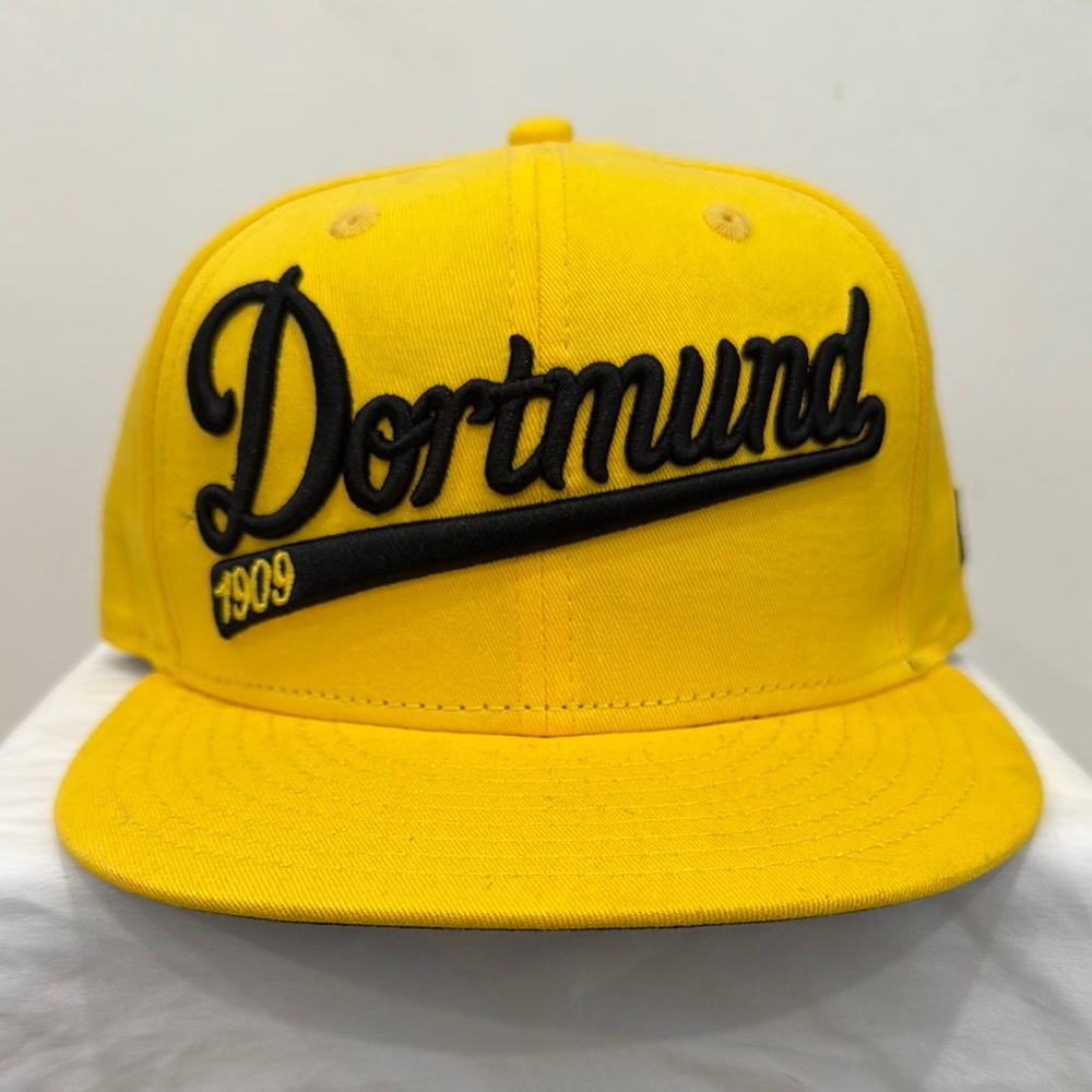 New Era Borussia Dortmund Snapback - Small/Medium